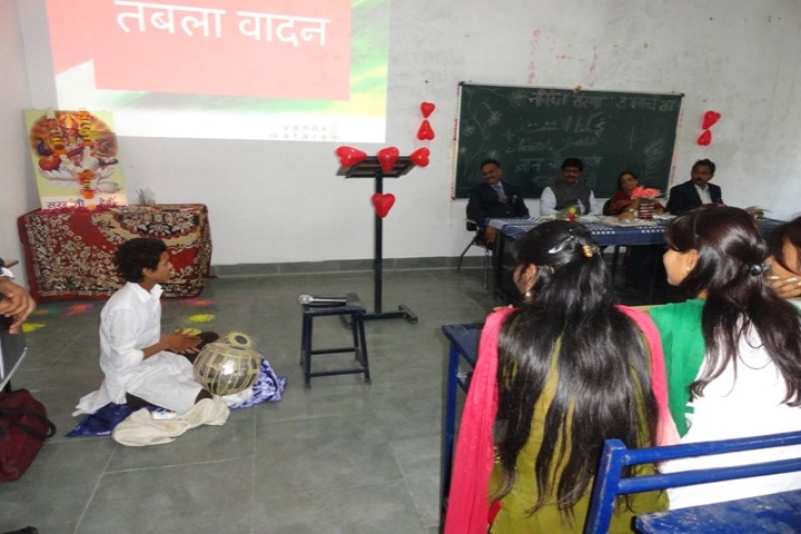 https://cache.careers360.mobi/media/colleges/social-media/media-gallery/17451/2018/12/31/Students performances at classroom of Nachiketa Institute of Management and Information Technology Jabalpur_Classroom.jpg